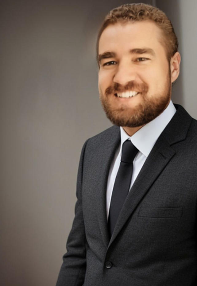 Dr. Raphael Calhau, cirurgião de cabeça e pescoço